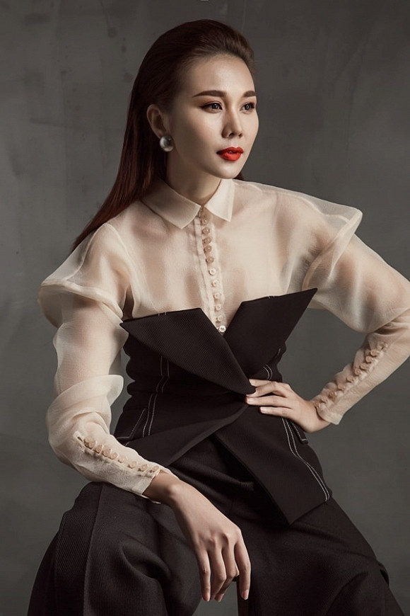 Liên tục được fan "đẩy thuyền" với Hà Anh Tuấn nhưng ở tuổi 36, siêu mẫu Thanh Hằng vẫn độc thân.