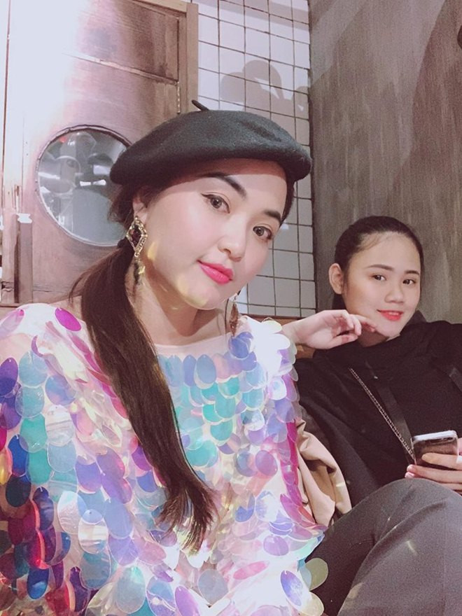 Liên hệ với Linh Nhi, con gái riêng của Tú Dưa từ khi anh 20 tuổi, cô bé đang là sinh viên của trường Đại học Văn hóa Nghệ thuật Quân đội khẳng định, ngoài bố, ca sĩ Lam Trang là người luôn sát sao và đồng hành cùng Linh Nhi trên con đường học tập, định hướng nghệ thuật.