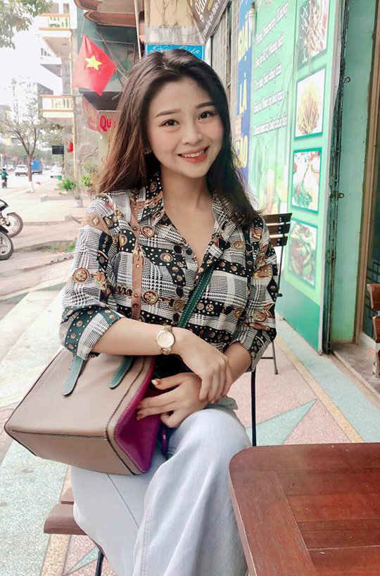 "Hot girl côn nhị khúc" từng đoạt 3 huy chương vàng đối kháng, một huy chương vàng biểu diễn võ thuật, một huy chương vàng múa kiếm tại các giải câu lạc bộ mở rộng. Tuy nhiên, 9X không xác định theo đuổi võ thuật. Hiện tại, cô đang là nhân viên marketing và kinh doanh thời trang. Dù không hoạt động nghệ thuật nhưng Trần Hậu vẫn sở hữu trang cá nhân có hơn 70.000 người theo dõi.