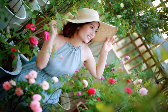 Chị Ngoan có niềm đam mê bất tận với hoa hồng.