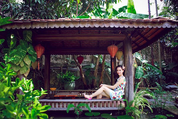 Có thể thấy, từ ngày cưới con trai bà Tư Hường, cuộc sống của Dương Trương Thiên Lý thay đổi hẳn.