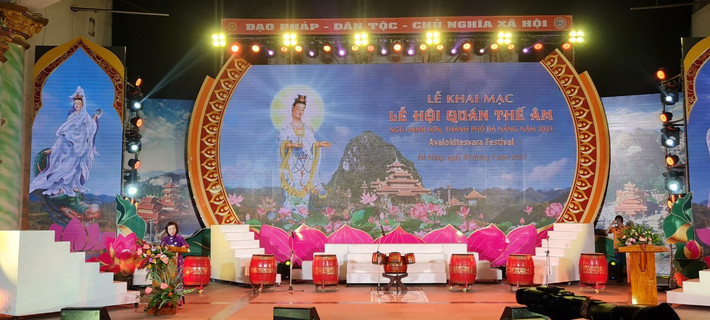 Phó Chủ tịch UBND thành phố Đà Nẵng Ngô Thị Kim Yến phát biểu tại Lễ Khai mạc Lễ hội Quán Thế Âm.