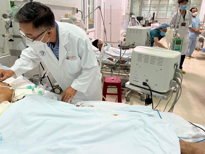 Các bệnh nhân này từ tình trạng lơ mơ, tiếp xúc kém, liệt hoàn toàn hoặc yếu tứ chi, suy hô hấp, thở máy, sau khi được truyền thuốc giải độc đã nhận biết, thực hiện được y lệnh chậm, có nhịp tự thở yếu; có bệnh nhân đã tỉnh, tiếp xúc tốt, thực hiện y lệnh chính xác, nhanh, có nhịp tự thở khá hơn, có khả năng khởi động cai máy thở.