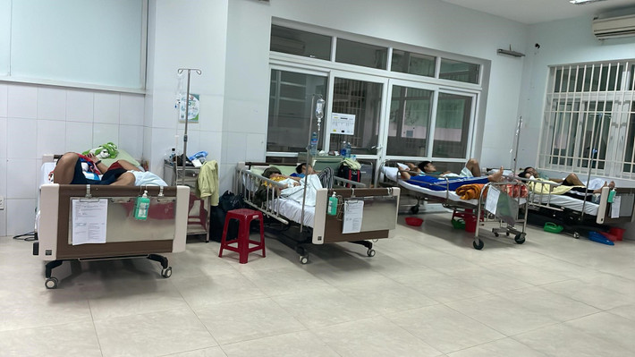 Các bệnh nhân đều được chẩn đoán ngộ độc Botulinum. Trong thời gian này, Bệnh viện ghi nhận thêm 1 trường hợp tuy không ăn cùng bữa với các trường hợp trên, nhưng có dùng món cá chép ủ chua do gia đình tự làm.