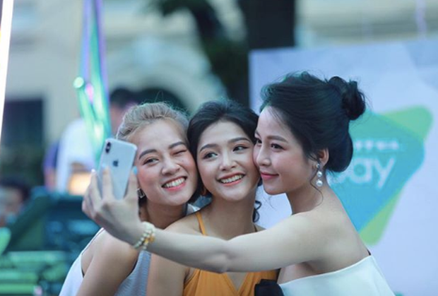 Thông qua những bình luận trên, không khó để đoán được tình bạn của Trâm Anh và những cô gái khác đang gặp vấn đề.