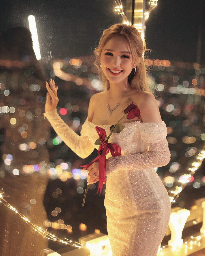 Xoài Non là cô nàng rất chăm chỉ giao lưu với fan hâm mộ bằng hình thức hỏi - đáp ở phần story Instagram.