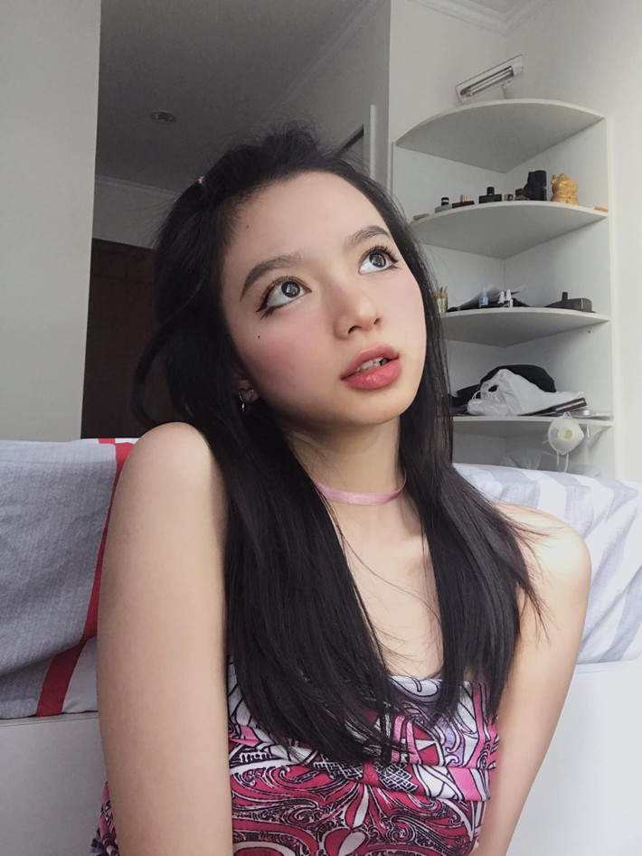 Cô nàng chỉ cao 1m58 nhưng có vóc dáng bốc lửa, gợi cảm không kém hot girl nào.