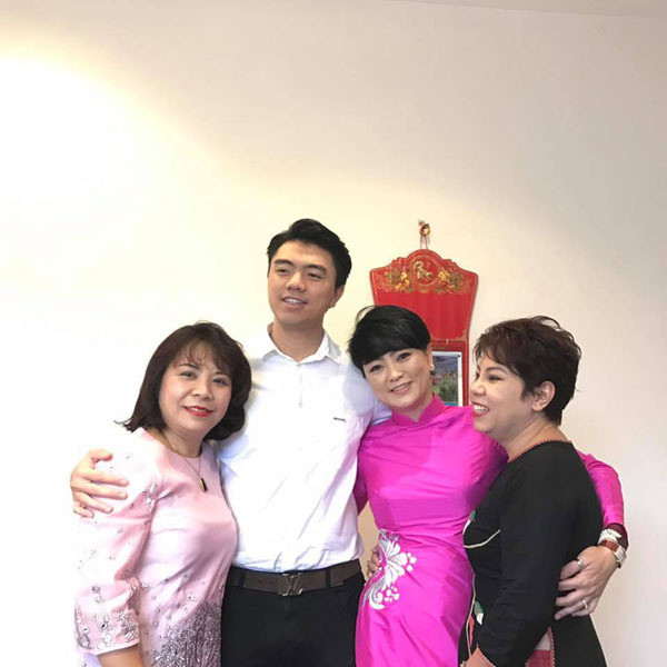 Sinh ra và lớn lên trong 1 gia đình có truyền thống giáo dục nên ngay từ khi còn nhỏ, cô đã được truyền đạt nhiều kiến thức và kinh nghiệm giảng dạy.