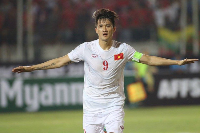 Cho đến 9 năm sau đó, khi Công Vinh lần đầu tiên làm MC trên truyền hình của Thứ 9 Ngoại hạng - một chương trình truyền hình điểm lại các vòng đấu của Premier League 2019-20, cựu danh thủ đã nhắc lại scandal vái lạy trọng tài của chính mình.