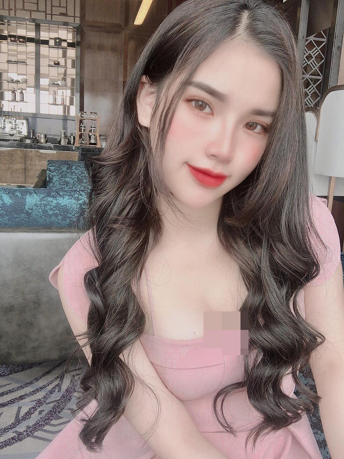 Cô nhận được ủng hộ lớn từ bạn bè khi tham gia "đấu trường" sắc đẹp. Ảnh: FBNV