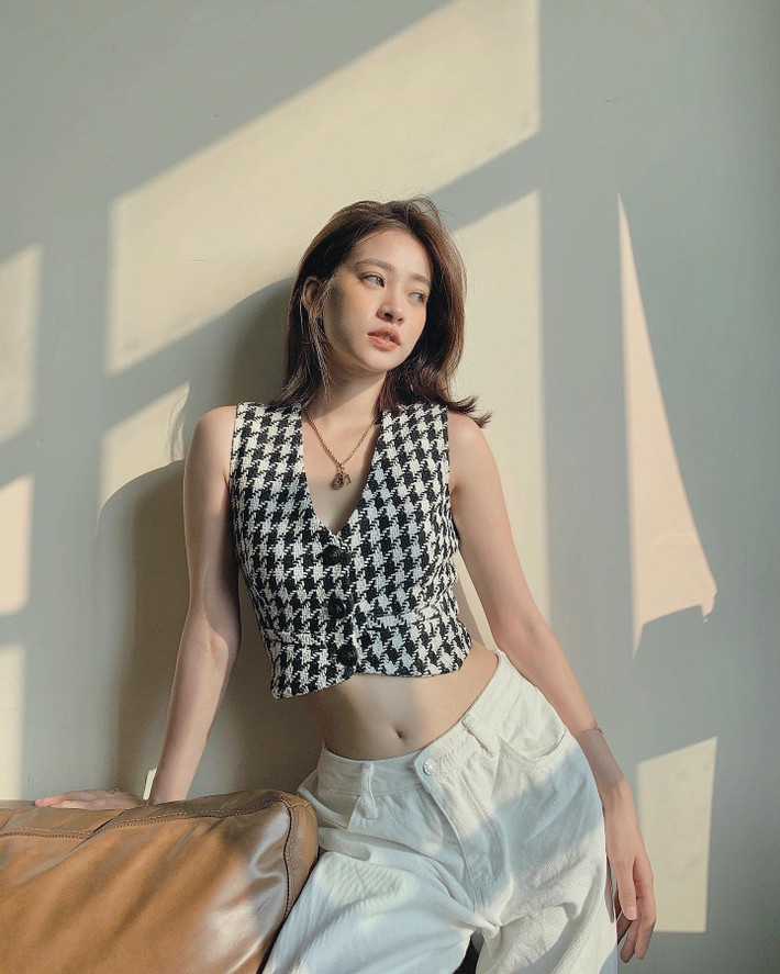 Dù bao lứa hot girl thế hệ mới xinh đẹp xuất hiện rồi gây bão Instagram thì Trương Hoàng Mai Anh vẫn giữ vững phong độ.