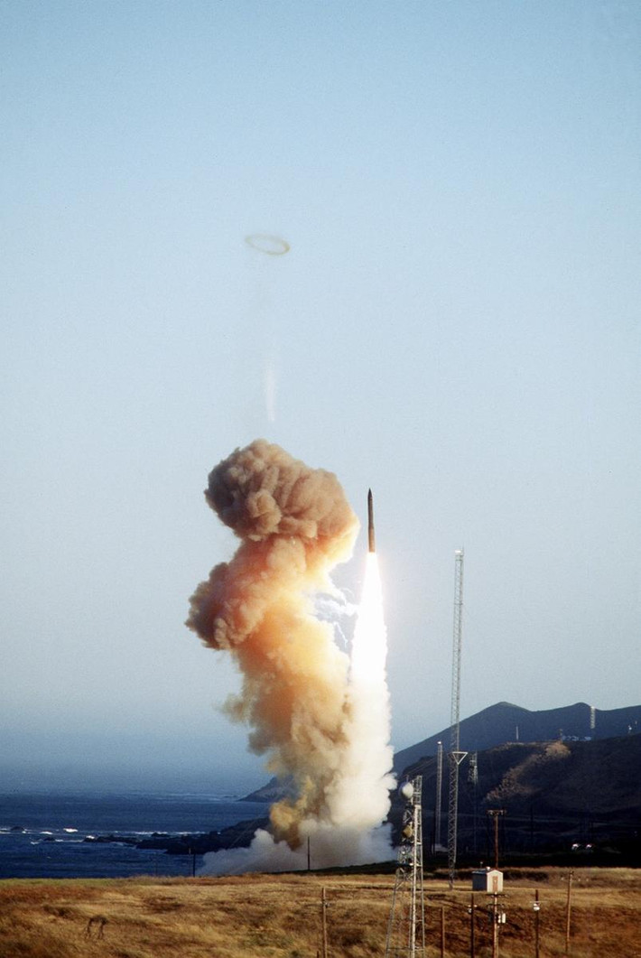 Sử dụng hệ thống dẫn đường theo quán tính (Inertial Nav system), sai số tối đa của các tên lửa Minuteman chỉ là 200 mét. Nguồn ảnh: QQ.
