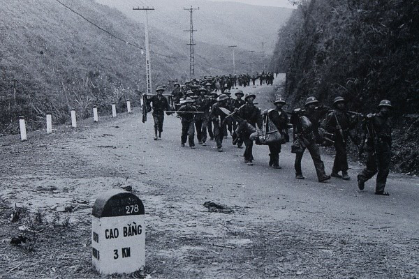 Bộ đội ta tiến vào Cao Bằng, ảnh chụp ngày 25/2/1979, khoảng 1 tuần sau khi cuộc chiến nổ ra. Nguồn ảnh: Infonet.