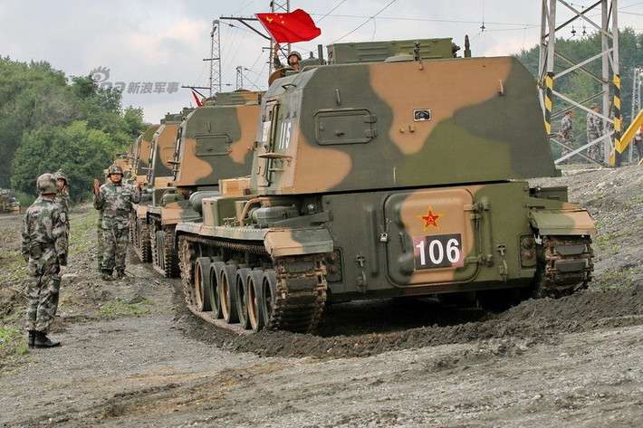 Sự thành công của Type 83 đã dẫn tới việc Trung Quốc phát triển PLZ-05 vào năm 2008. Tuy nhiên khác vơi Type 83, PLZ-05 lại sử dụng cỡ nòng 155mm - đánh dấu sự chuyển mình từ sử dụng cỡ đạn pháo lựu tự hành chuẩn Liên Xô - Nga sang chuẩn NATO của Trung Quốc. Nguồn ảnh: Sina.