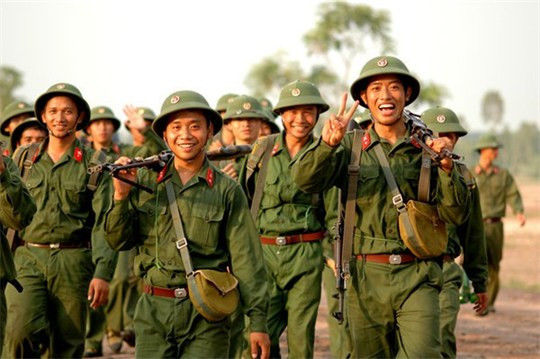Ngoài ra, chiếc mũ cối còn gắn với hình ảnh của anh "Bộ đội Cụ Hồ". Giống như mũ Ushanka của Nga, chiếc mũ cối của Quân đội Việt Nam cũng vẫn tồn tại dù quân đội ta đã trải qua rất nhiều lần thay quân phục. Nguồn ảnh: TTVNOL.