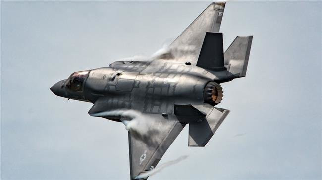 Ở thời điểm hiện tại, Không quân Israel chỉ mới dám sử dụng F-35I thực hiện các đợt không kích Syria từ bên ngoài, thế nhưng trong tương lai gần điều này có thể sẽ sớm thay đổi, nhất là sau khi phòng không Syria sở hữu S-300. Điều này đẩy Israel tới việc có ít phương án tấn công hơn khi muốn thực hiện các chiến dịch quân sự bên trong lãnh thổ Syria. Do đó phương án sử dụng F-35I để vô hiệu hóa S-300 đang là điều Tel Aviv nghĩ tới. Nguồn ảnh: Uhnikom.
