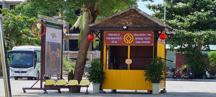 Ghi nhận của PV Báo Tri thức và Cuộc sống, sáng 16/5, tại Hội An có 13 điểm bán vé tham quan.