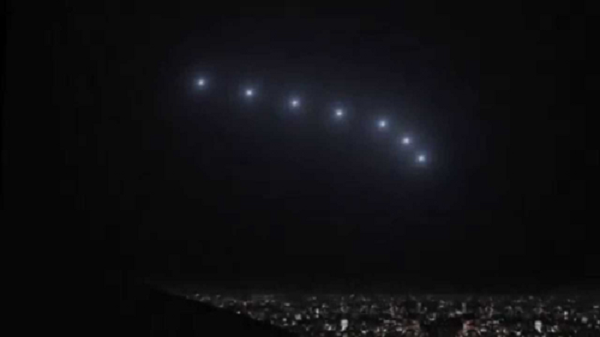 Về sau, UFO hình chữ V biến mất một cách bí ẩn. Không ai biết nó di chuyển đến nơi nào tiếp theo. Sau khi chứng kiến cảnh tượng bí ẩn trên, người dân gửi hàng loạt báo cáo đến giới chức trách để làm rõ sự việc.