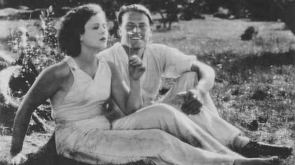 Nổi bật nhất là ngày hãng phim MGM Studios ký hợp đồng rồi biến cái tên Hedy Lamarr thành đại minh tinh của giai đoạn 1930 - 1940.