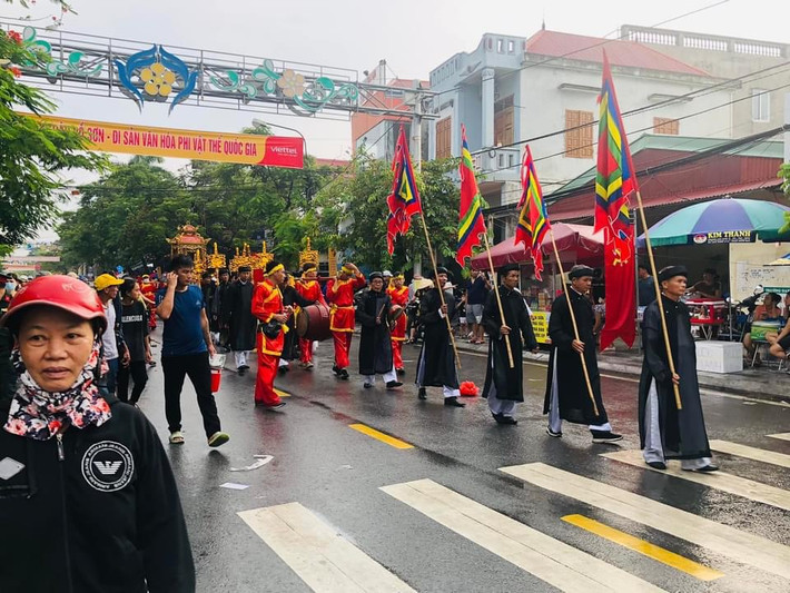 Sáng hôm nay (4/9 - tức 9/8 Âm lịch), Lễ hội chọi trâu truyền thống Đồ Sơn 2022 chính thức trở lại sau hai năm gián đoạn do dịch Covid - 19