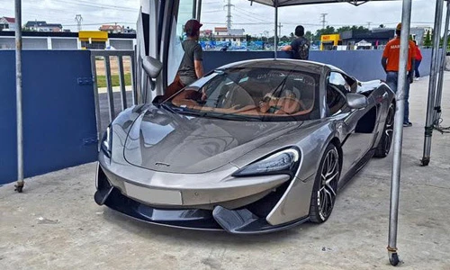 Cận cảnh siêu xe của Cường đô la “đại náo” ở Long An