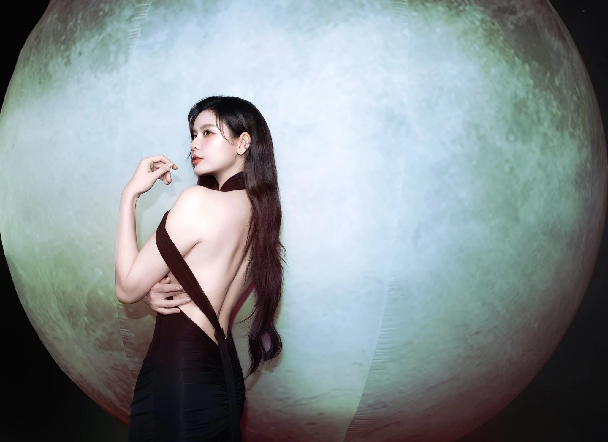 Trương Quỳnh Anh khoe sắc vóc xinh đẹp lấn át dàn mỹ nhân