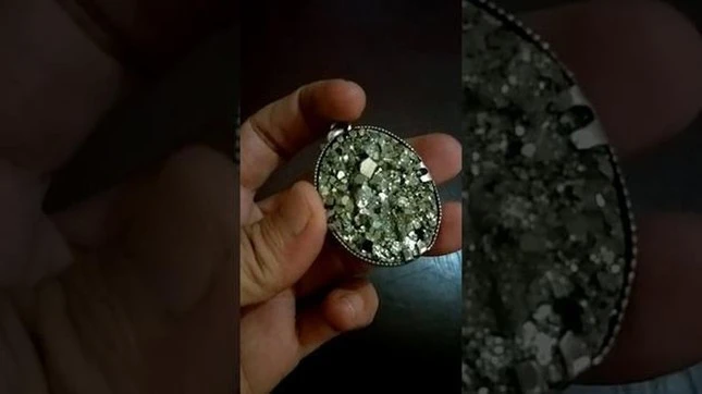 Bí ẩn viên đá đổi bằng trăm cân vàng, đeo là tìm tới cái chết