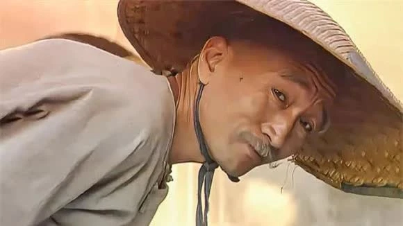 Càn Long ép nhảy hồ tự tử, Lưu Dung nói gặp ai thoát tội?