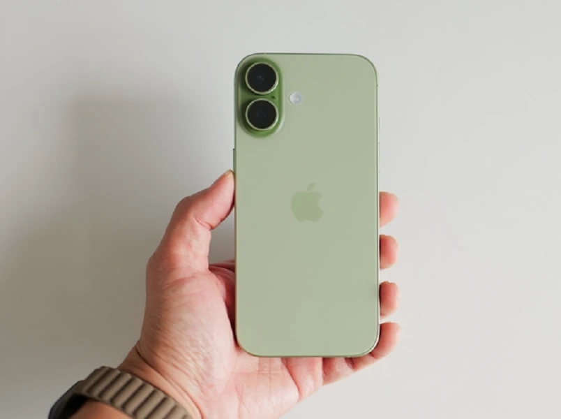 Trên tay iPhone 17 chính hãng màu xanh ra mắt với nhiều nâng cấp 