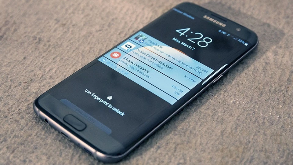 Điện thoại tự khởi động ban đêm coi chừng mất sạch tiền