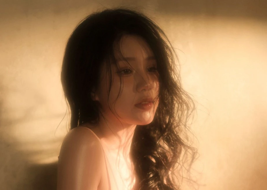 Nữ streamer tung bộ ảnh "đầm thức" táo bạo khiến fan ngỡ ngàng