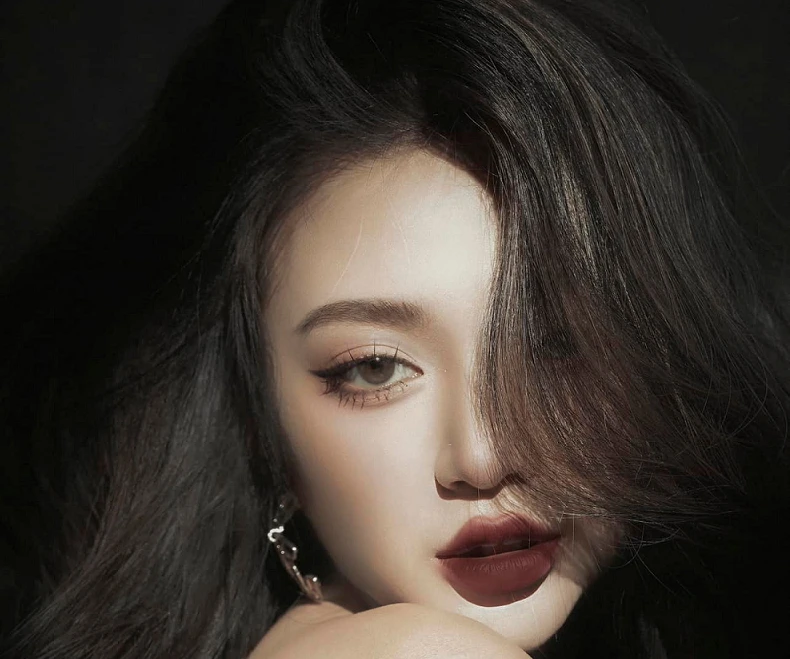 Nữ streamer tái xuất gây bão nhan sắc với góc nghiêng cực phẩm