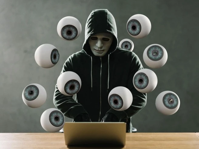 Phần mềm độc hại tự bật webcam để tống tình người dùng