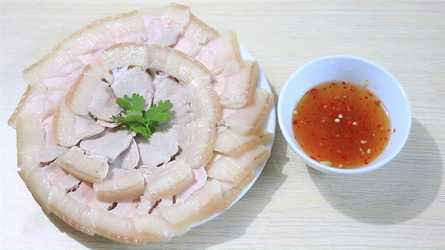 Luộc thịt lợn chỉ cần thêm một thứ, vừa thơm ngon vừa không hôi Luoc thit lon chi can them mot thu, vua thom ngon vua khong hoi