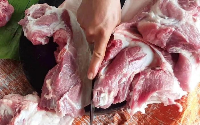 Luộc thịt lợn chỉ cần thêm một thứ, vừa thơm ngon vừa không hôi - Hình 2 Luoc thit lon chi can them mot thu, vua thom ngon vua khong hoi-Hinh-2