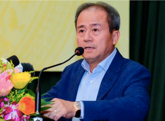 Đoàn thanh tra Ngân hàng SCB được biếu đồng hồ, túi xách và rất nhiều tiền - Hình 2 Doan thanh tra Ngan hang SCB duoc bieu dong ho, tui xach va rat nhieu tien-Hinh-2