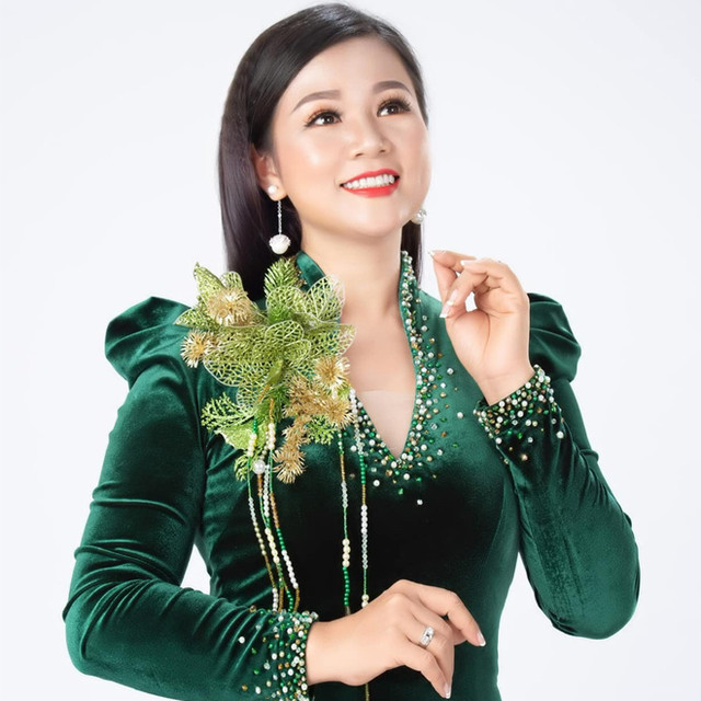 Nữ hoàng Bolero miền Tây Dương Hồng Loan: Không nên so sánh tôi với Thanh Thanh Hiền - Hình 2 Nu hoang Bolero mien Tay Duong Hong Loan: Khong nen so sanh toi voi Thanh Thanh Hien-Hinh-2