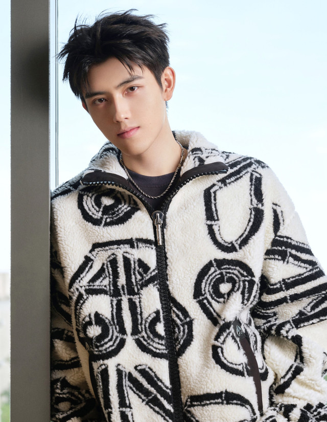 Thế lực đứng sau những thái tử, công chúa ở showbiz Hoa ngữ - Hình 17 The luc dung sau nhung thai tu, cong chua o showbiz Hoa ngu-Hinh-17