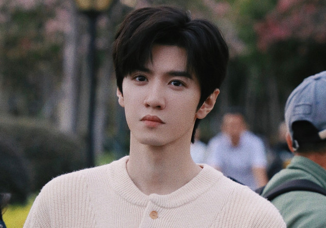 Thế lực đứng sau những thái tử, công chúa ở showbiz Hoa ngữ - Hình 3 The luc dung sau nhung thai tu, cong chua o showbiz Hoa ngu-Hinh-3