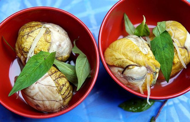 Đại kỵ khi ăn trứng vịt lộn, cần biết kẻo "rước độc" vào người - Hình 2 Dai ky khi an trung vit lon, can biet keo