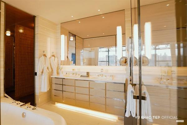 Vũ Khắc Tiệp sang Paris ở khách sạn dát vàng, giá gần 115 triệu/đêm - Hình 5 Vu Khac Tiep sang Paris o khach san dat vang, gia gan 115 trieu/dem-Hinh-5
