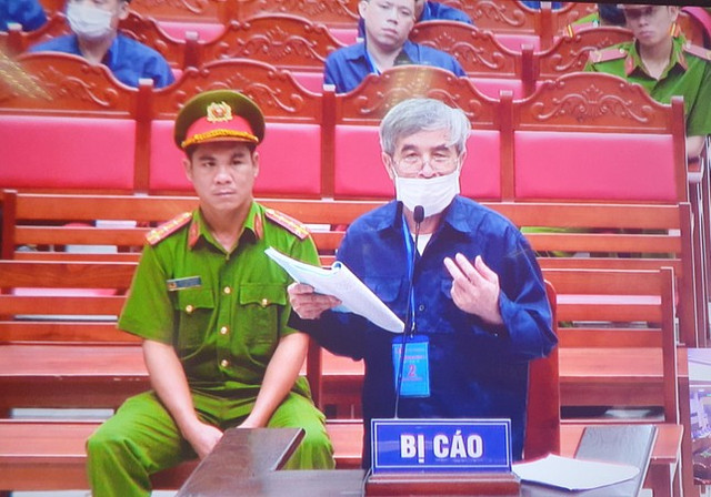 16-17 năm tù cho 2 bị cáo cầm đầu vụ buôn lậu gần 200 triệu lít xăng - Hình 2 16-17 nam tu cho 2 bi cao cam dau vu buon lau gan 200 trieu lit xang-Hinh-2