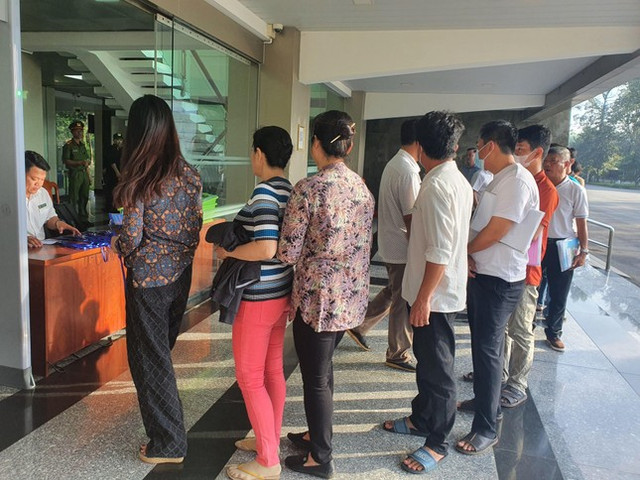 16-17 năm tù cho 2 bị cáo cầm đầu vụ buôn lậu gần 200 triệu lít xăng - Hình 5 16-17 nam tu cho 2 bi cao cam dau vu buon lau gan 200 trieu lit xang-Hinh-5