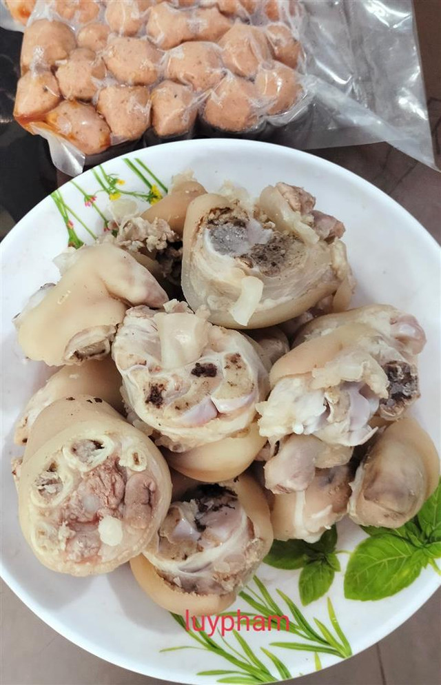 Gái cố đô "xịn" bày chiêu nấu bún bò Huế thơm ngon, dễ làm - Hình 3 Gai co do