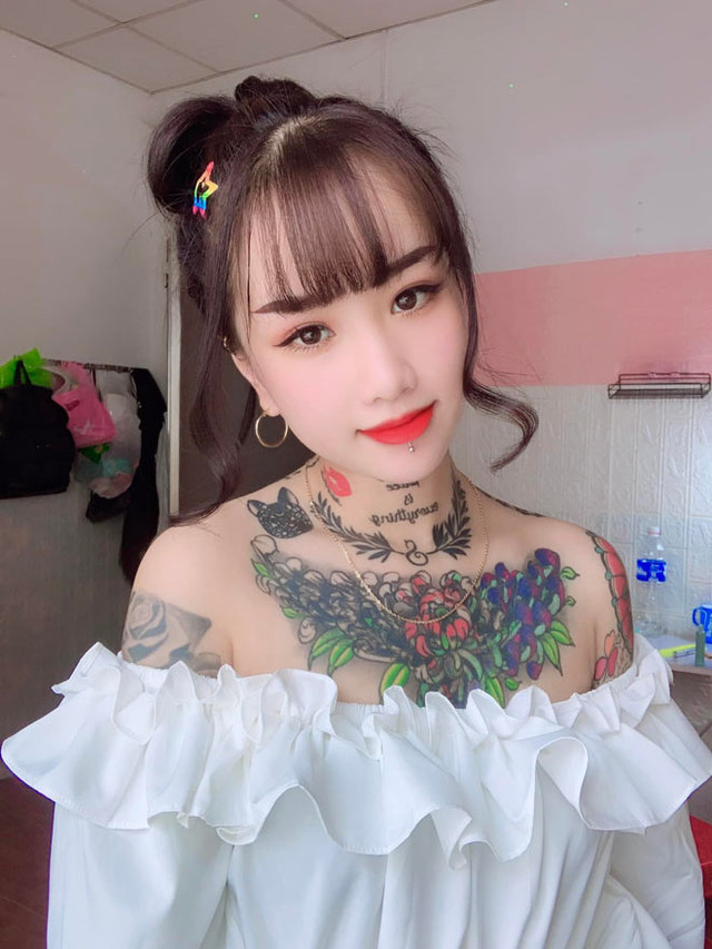 “Thánh nữ xăm mình An Giang” 19 tuổi sở hữu 30 hình xăm giờ ra sao? - Hình 4 “Thanh nu xam minh An Giang” 19 tuoi so huu 30 hinh xam gio ra sao?-Hinh-4