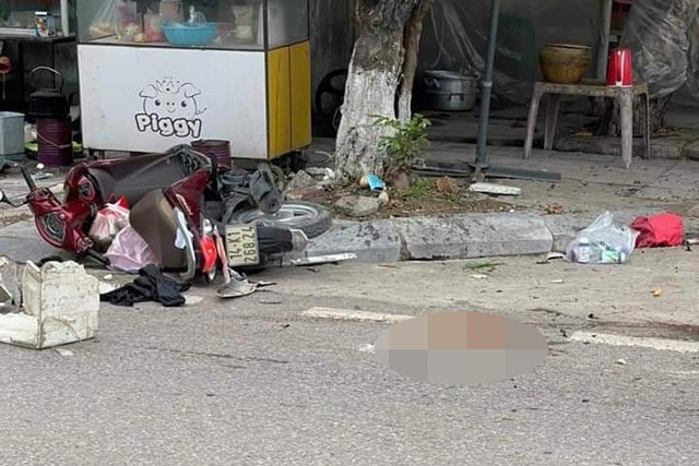 Xe Mercedes húc vào nhà dân rồi gây tai nạn liên hoàn, một người tử vong - Hình 3 Xe Mercedes huc vao nha dan roi gay tai nan lien hoan, mot nguoi tu vong-Hinh-3