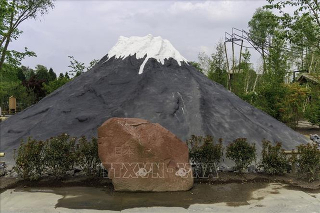 Khám phá 'Hòn đảo Mặt Trời mọc' trong công viên của Bỉ Kham pha 'Hon dao Mat Troi moc' trong cong vien cua Bi