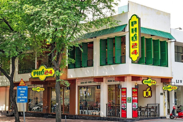 Jollibee bán lại chuỗi Phở 24 Jollibee ban lai chuoi Pho 24
