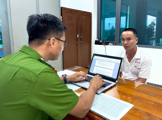 Sập bẫy “thiên thạch” 250 triệu USD, người đàn ông mất 400 triệu Sap bay “thien thach” 250 trieu USD, nguoi dan ong mat 400 trieu