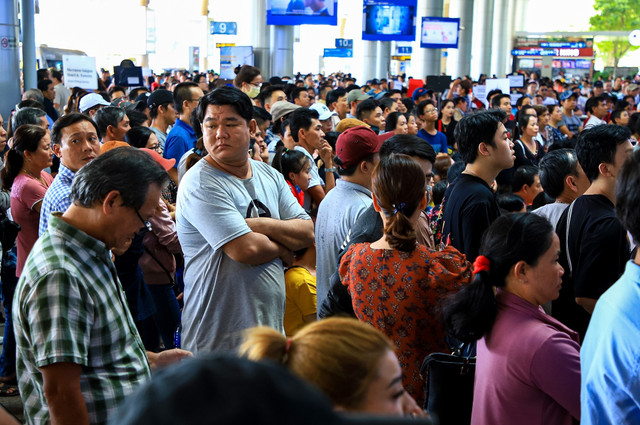 Vé máy bay Tết còn nhiều, hành khách ái ngại vì giá đắt Ve may bay Tet con nhieu, hanh khach ai ngai vi gia dat